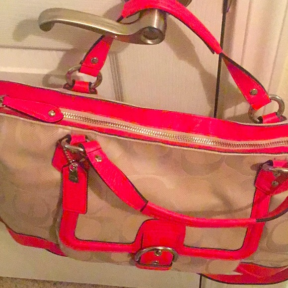 COACH” Large tote💕 - Picture 3 of 5